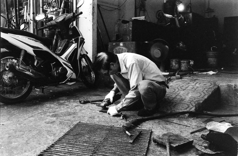 Khu sửa chữa xe máy